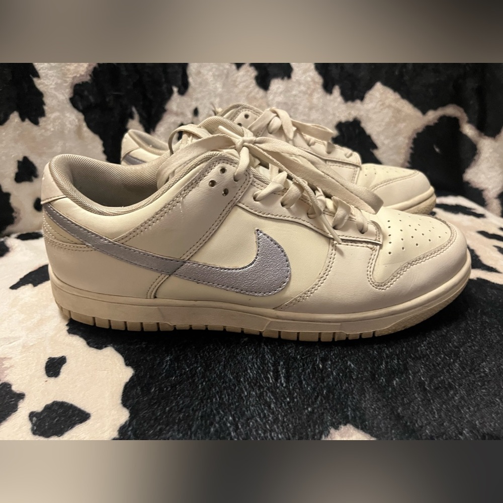 Women’s Nike Dunk Low Sz 10.5